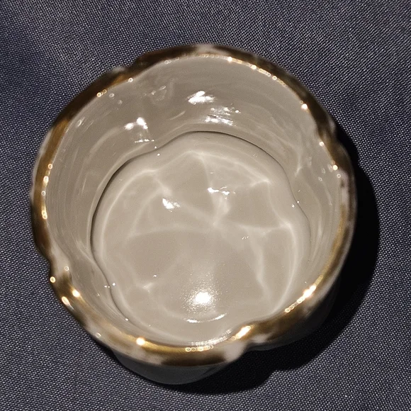 Floral Porcelain Vase or Toothpick Holder with Gold Trim Signed J. Huber - Picture 5 of 9